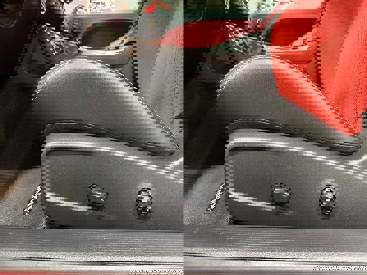 Used 2015 Dodge Challenger SRT Hellcat image 39