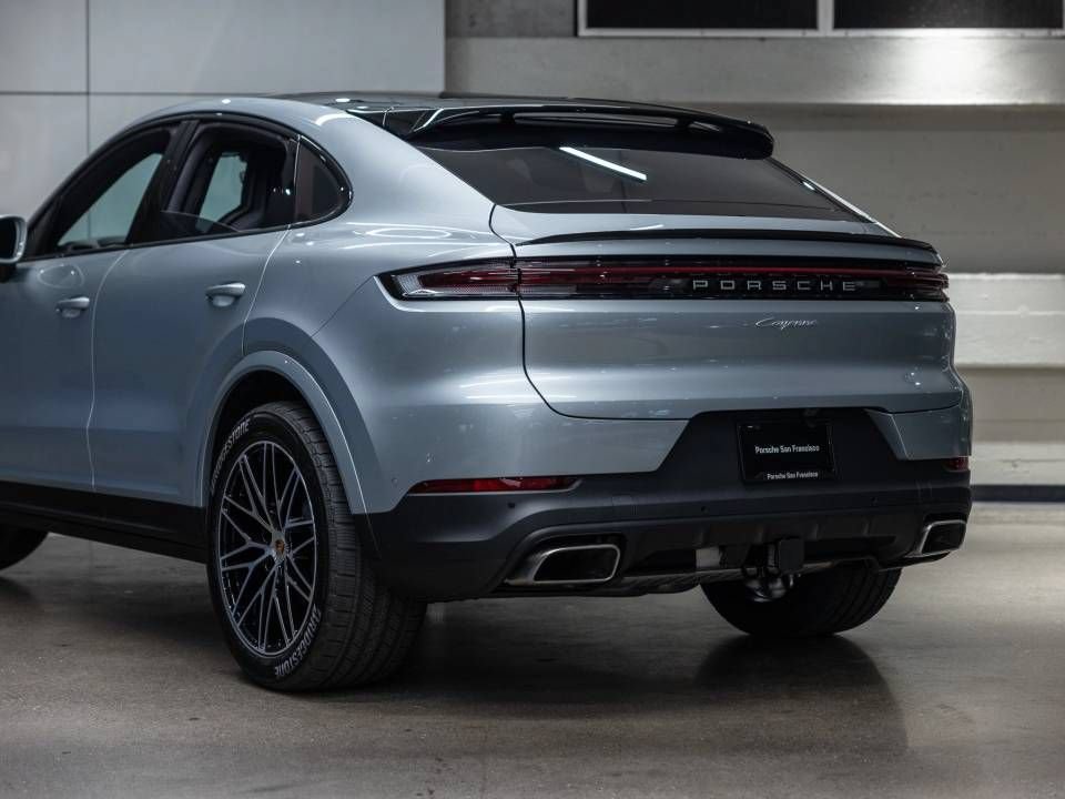 Certified 2026 Porsche Cayenne Coupe AWD/4WD image 12