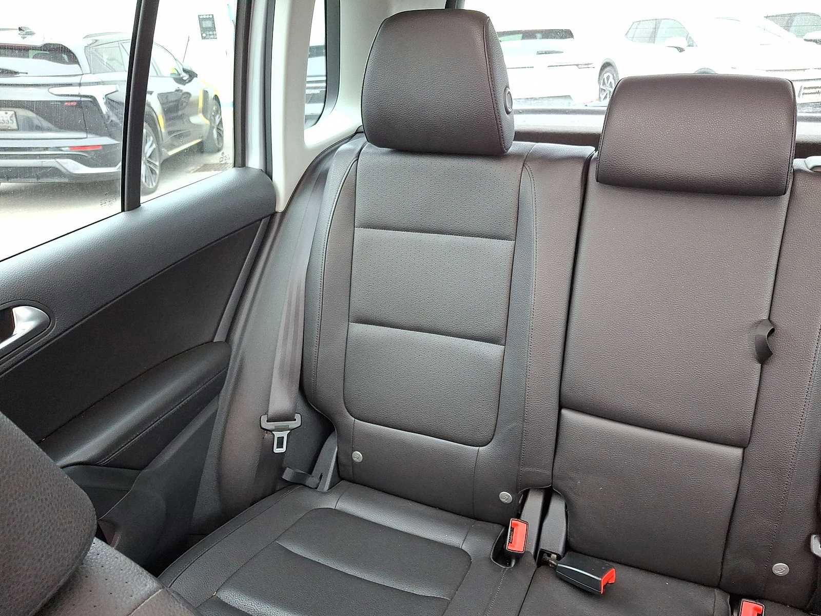 Used 2016 Volkswagen Tiguan SE image 13