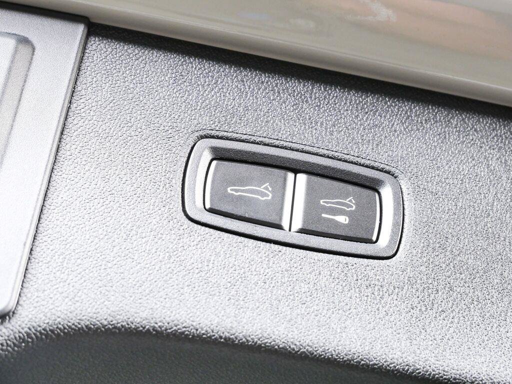 New 2026 Porsche Cayenne AWD/4WD image 32