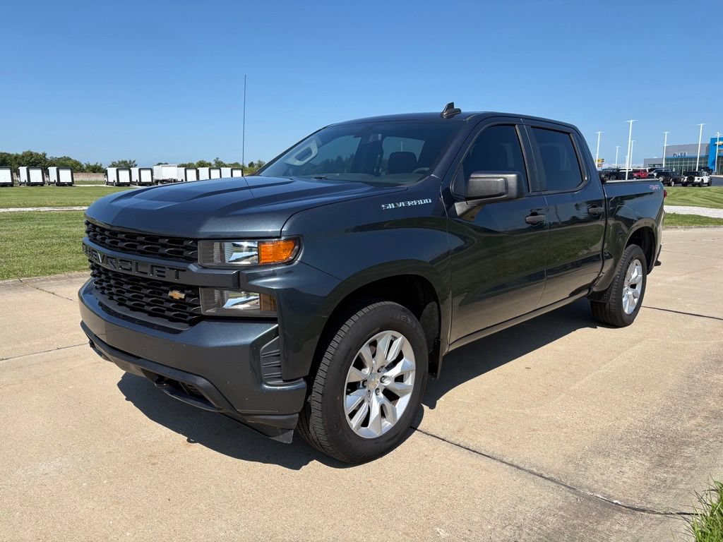 Used 2020 Chevrolet Silverado 1500 Custom w/ Custom Value Package AWD/4WD image 3