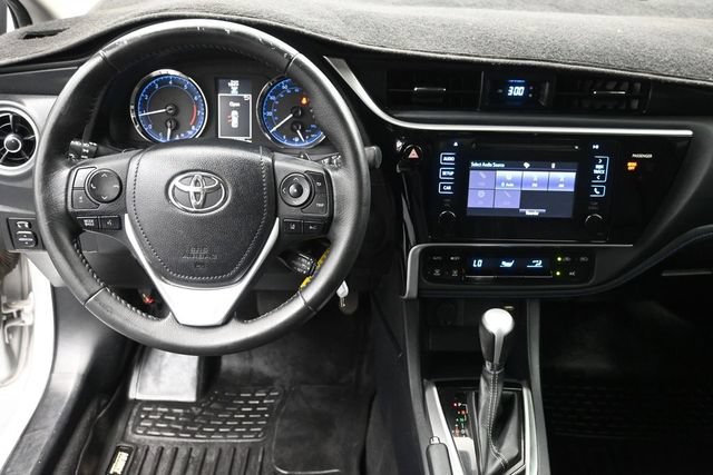Used 2017 Toyota Corolla SE FWD image 6