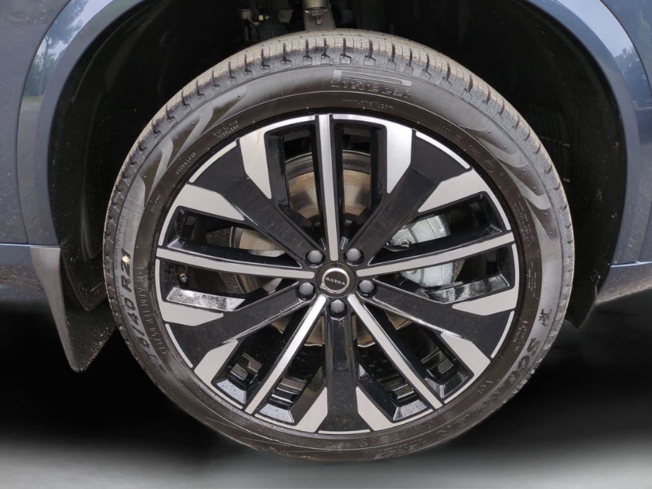 New 2026 Volvo XC90 B6 Ultra w/ Protection Package image 27