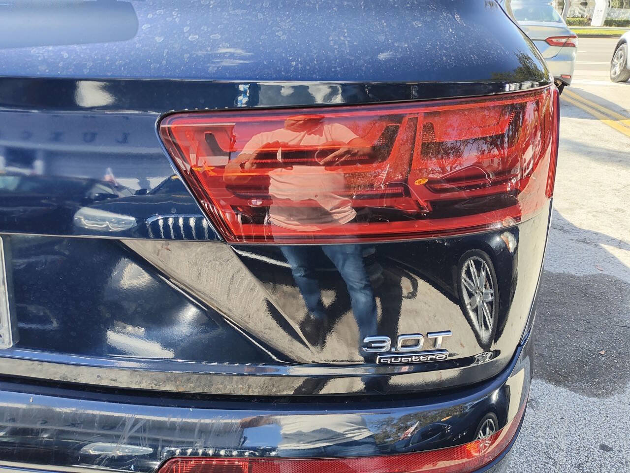 Used 2017 Audi Q7 3.0T Premium image 22