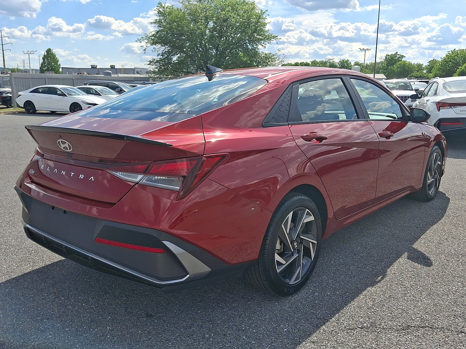 Certified 2025 Hyundai Elantra Sport FWD image 5