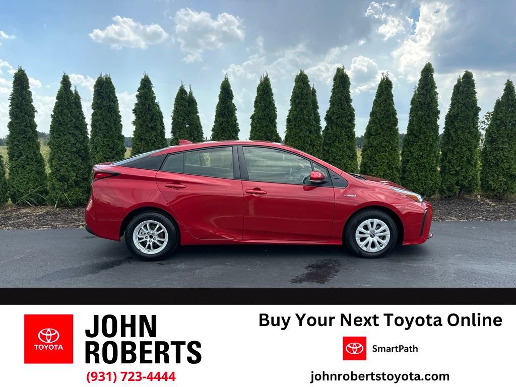 Used 2021 Toyota Prius L Eco FWD image 1