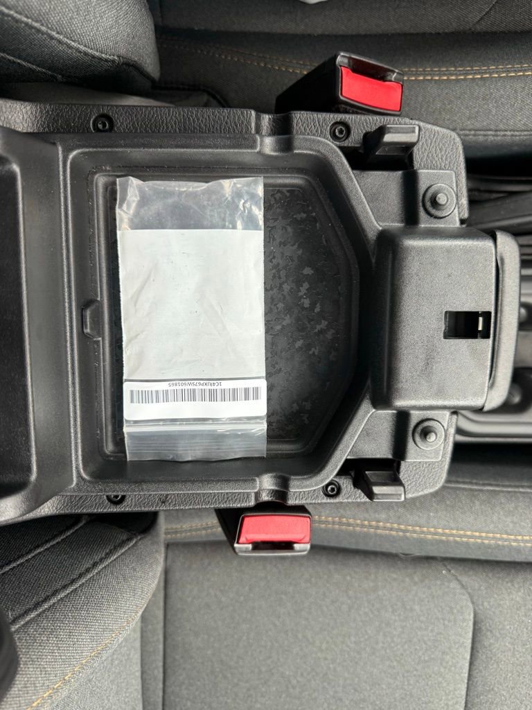 Used 2025 Jeep Wrangler Unlimited Sahara image 23