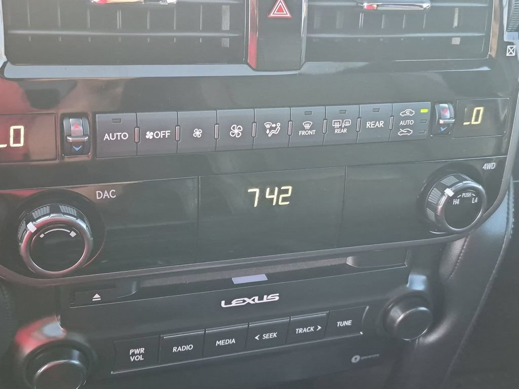 Used 2022 Lexus GX 460 w/ Black Line Special Edition AWD/4WD image 19