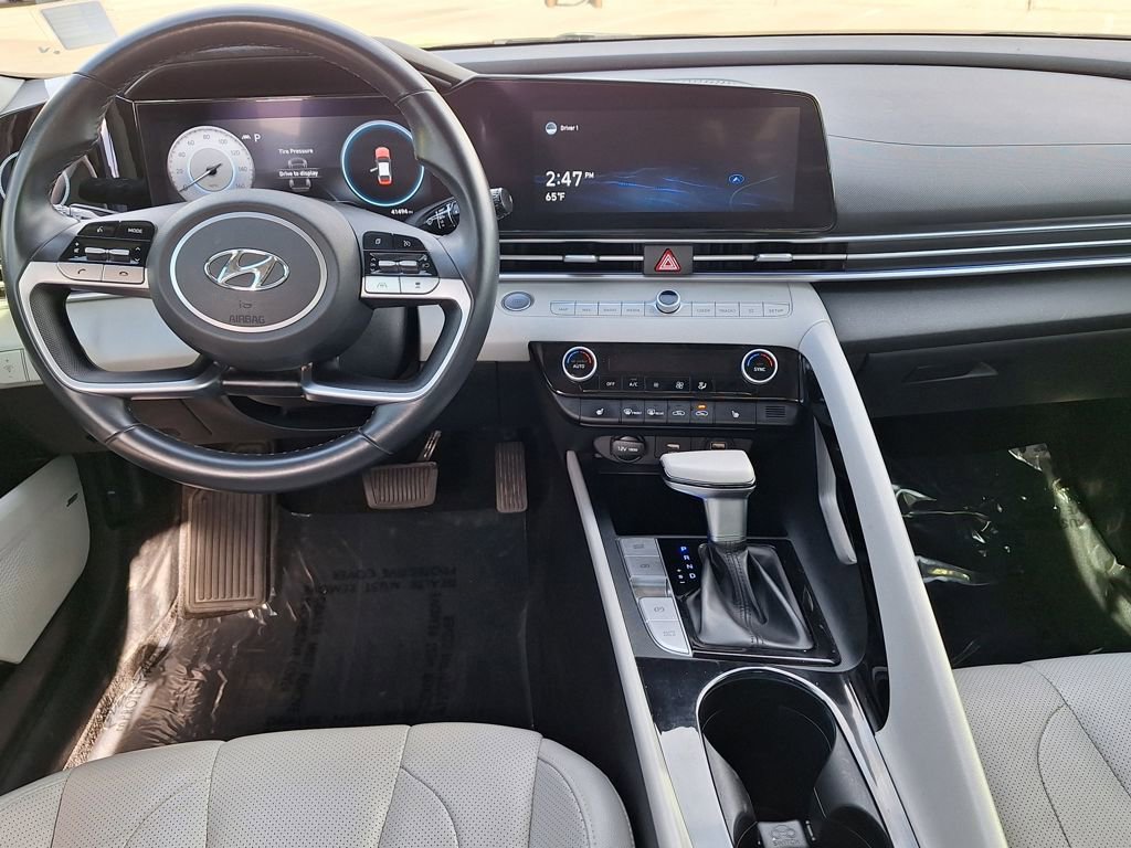 Certified 2021 Hyundai Elantra Limited image 14