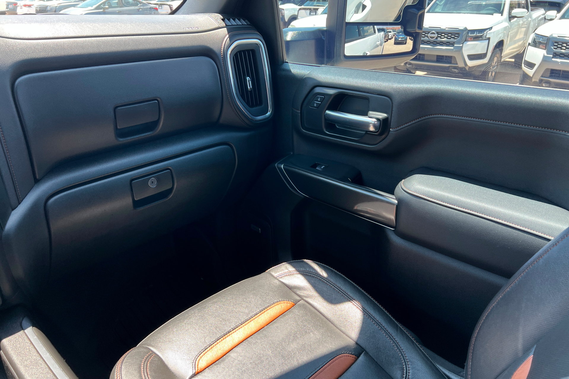 Used 2020 GMC Sierra 3500 AT4 w/ AT4 Premium Package AWD/4WD image 11