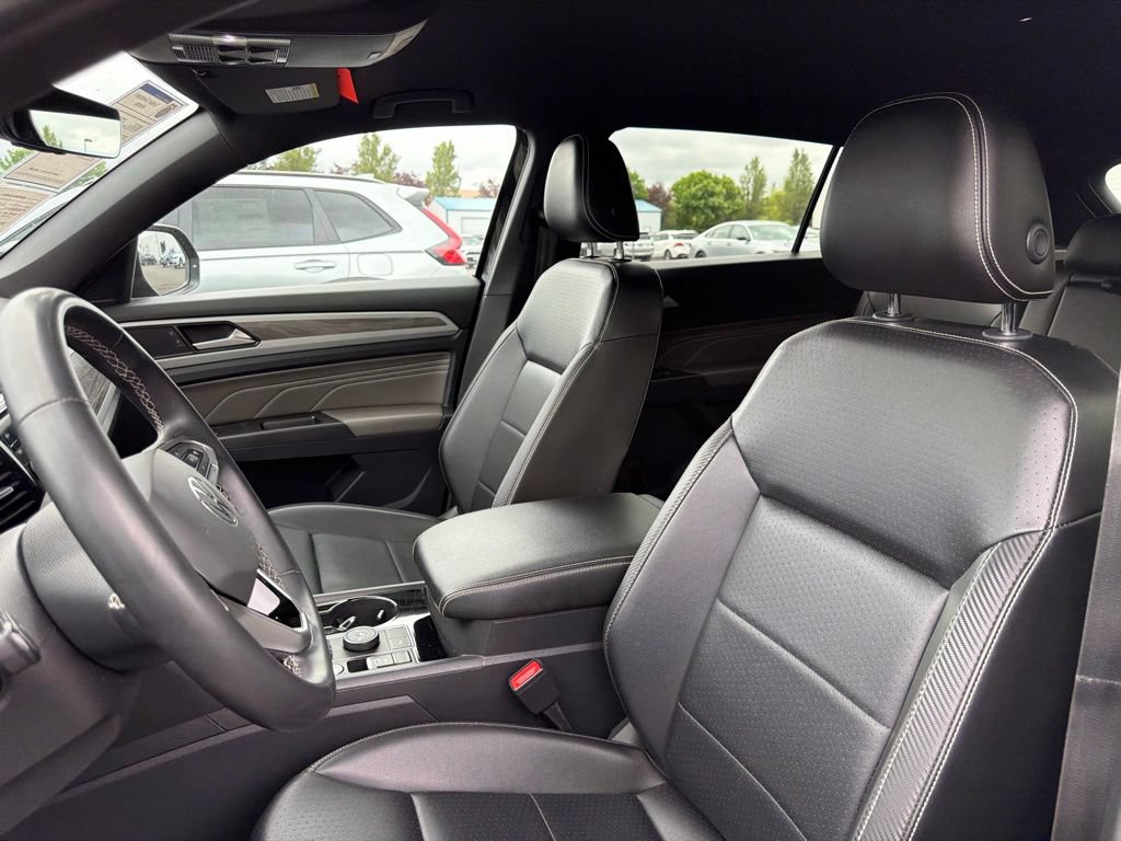 Used 2022 Volkswagen Atlas Cross Sport SE AWD/4WD image 16
