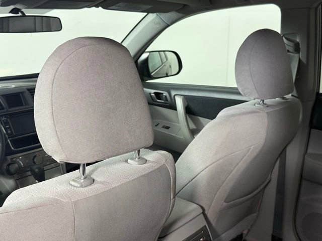 Used 2013 Toyota Highlander FWD image 23