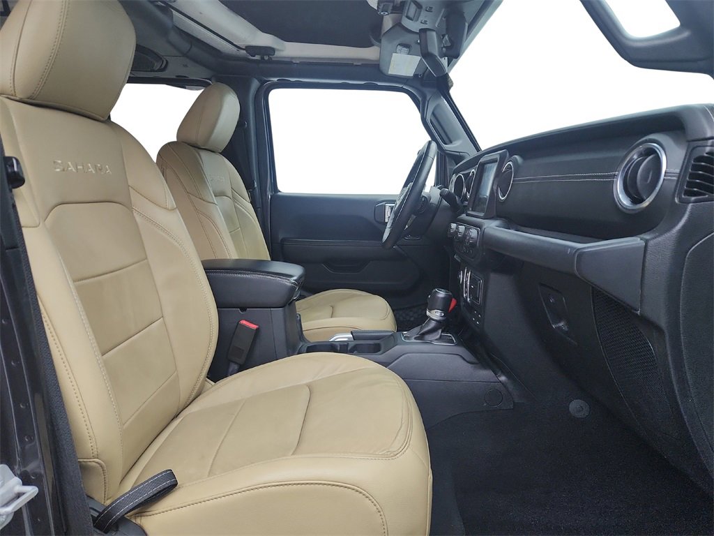 Used 2018 Jeep Wrangler Unlimited Sahara w/ Dual Top Group image 25