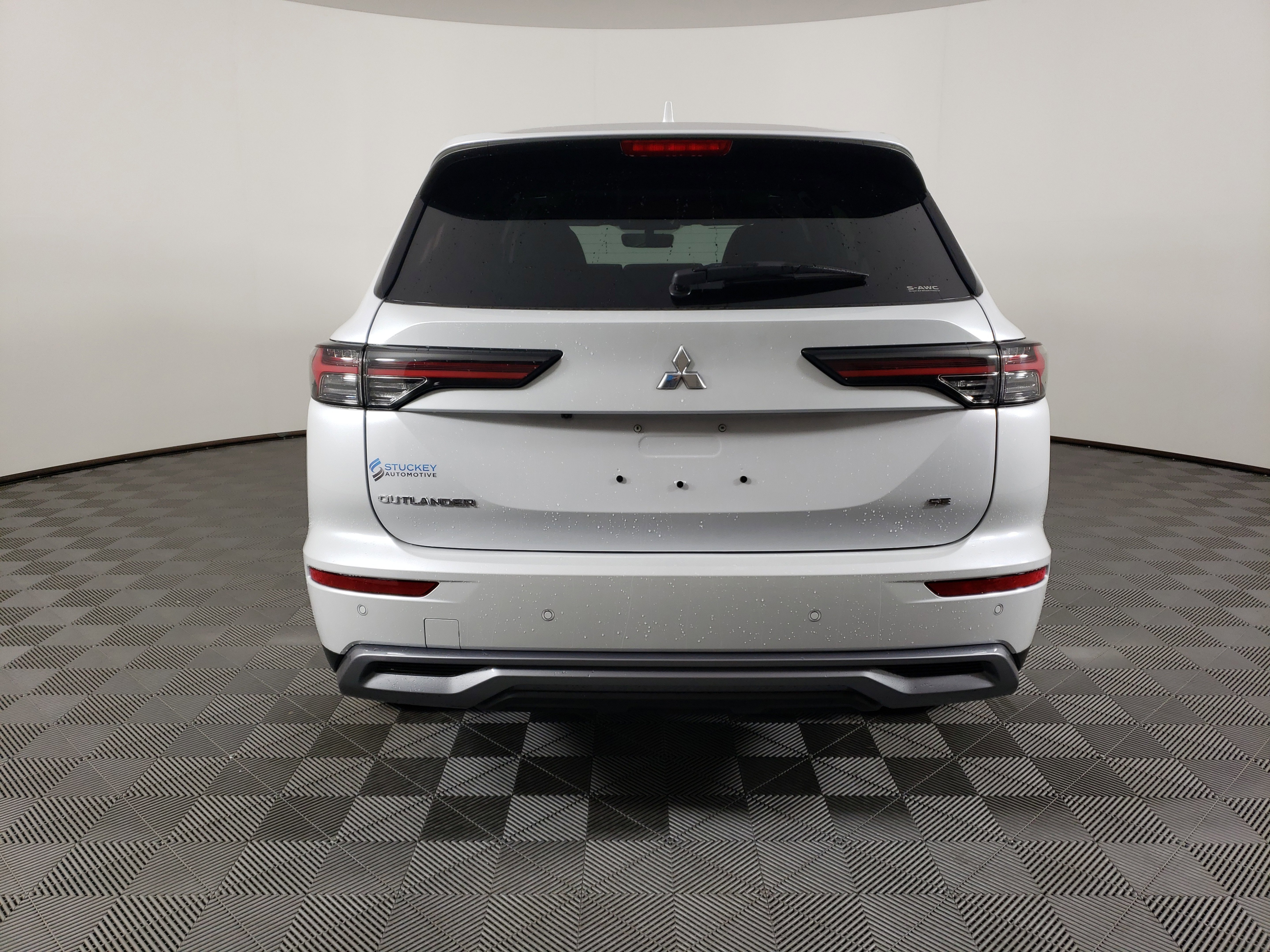 New 2025 Mitsubishi Outlander SE image 4
