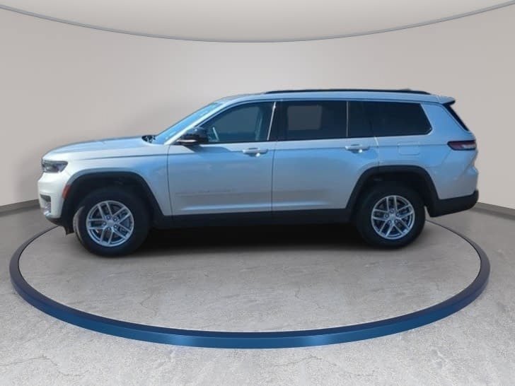 Used 2024 Jeep Grand Cherokee L Laredo w/ Luxury Tech Group I AWD/4WD image 8