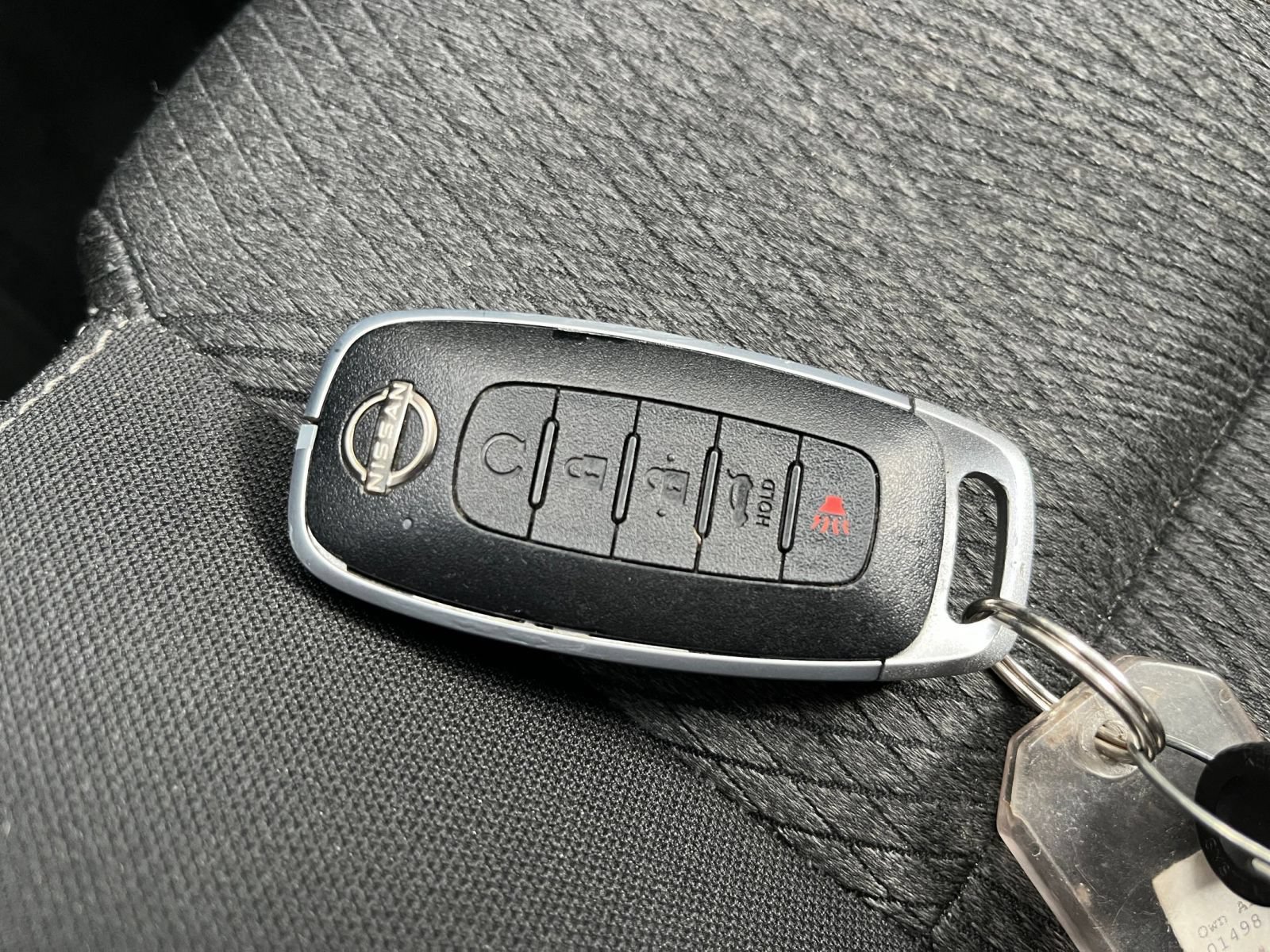 Used 2025 Nissan Rogue SV FWD image 20