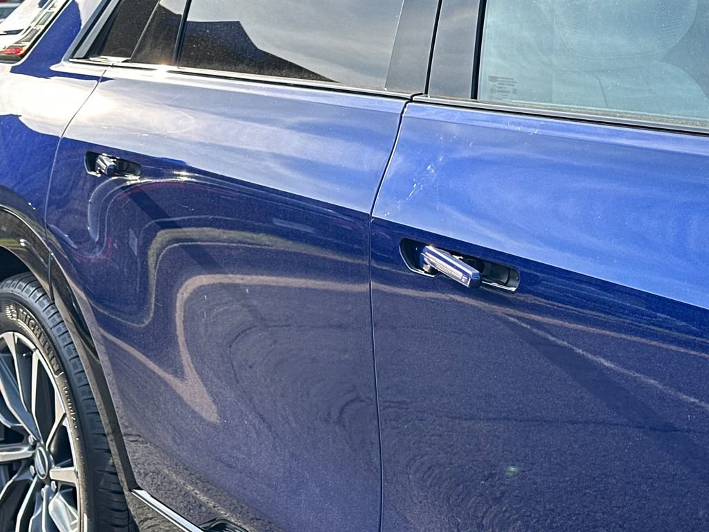 Used 2024 Cadillac Lyriq Sport image 10