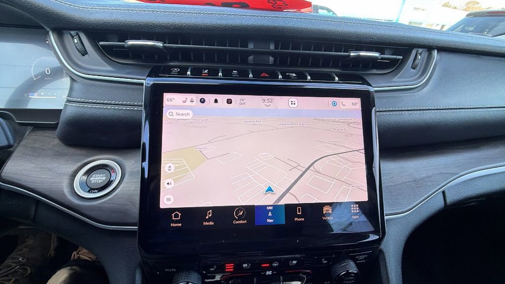 Used 2023 Jeep Grand Cherokee L Limited w/ Luxury Tech Group II image 31