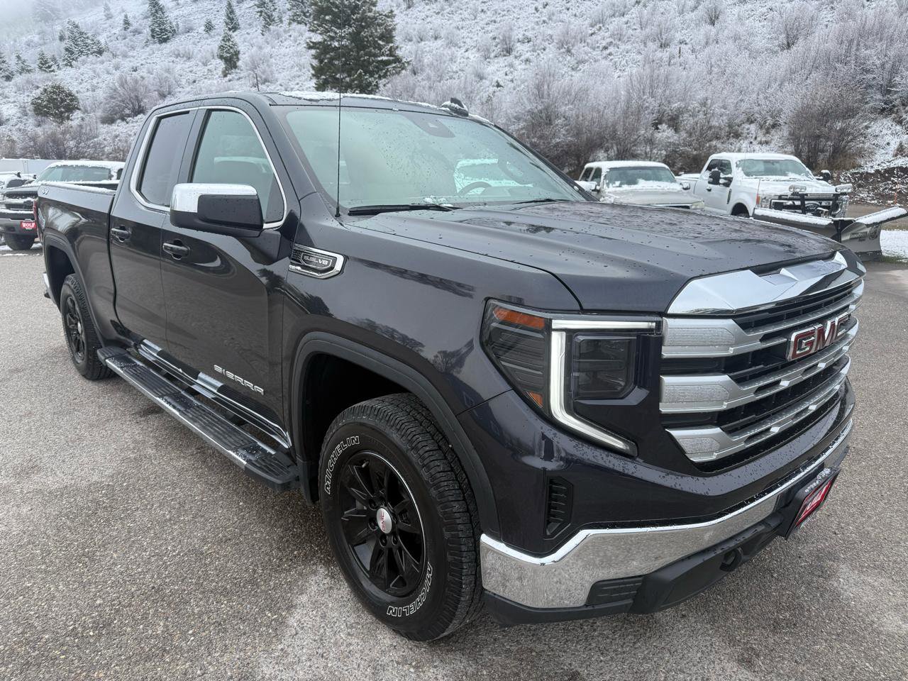 Used 2023 GMC Sierra 1500 SLE image 7