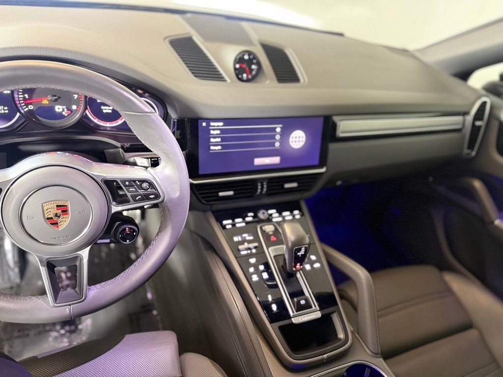 Used 2023 Porsche Cayenne S Platinum w/ Premium Package Plus image 16