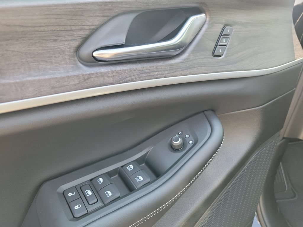 New 2027 Jeep Grand Cherokee Limited w/ Limited Altitude Package AWD/4WD image 13