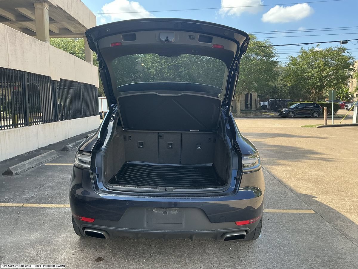 Used 2021 Porsche Macan AWD/4WD image 10