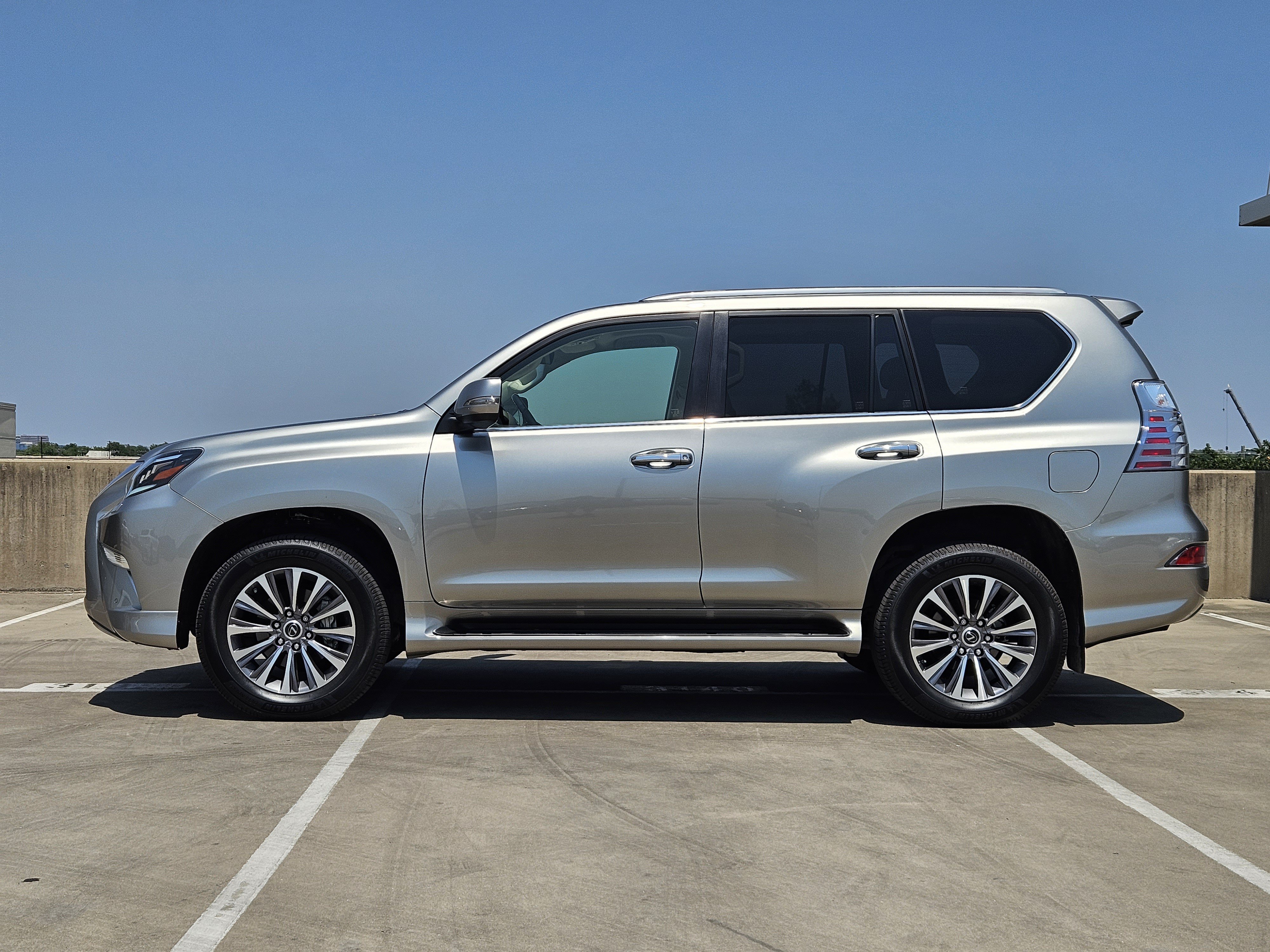 Used 2020 Lexus GX 460 Luxury w/ Accessory Package AWD/4WD video 2
