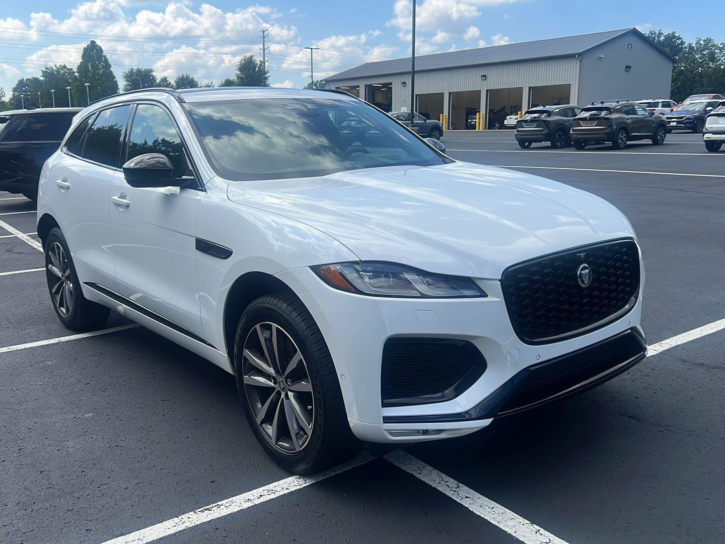 Certified 2026 Jaguar F-PACE R-Dynamic S AWD/4WD image 7