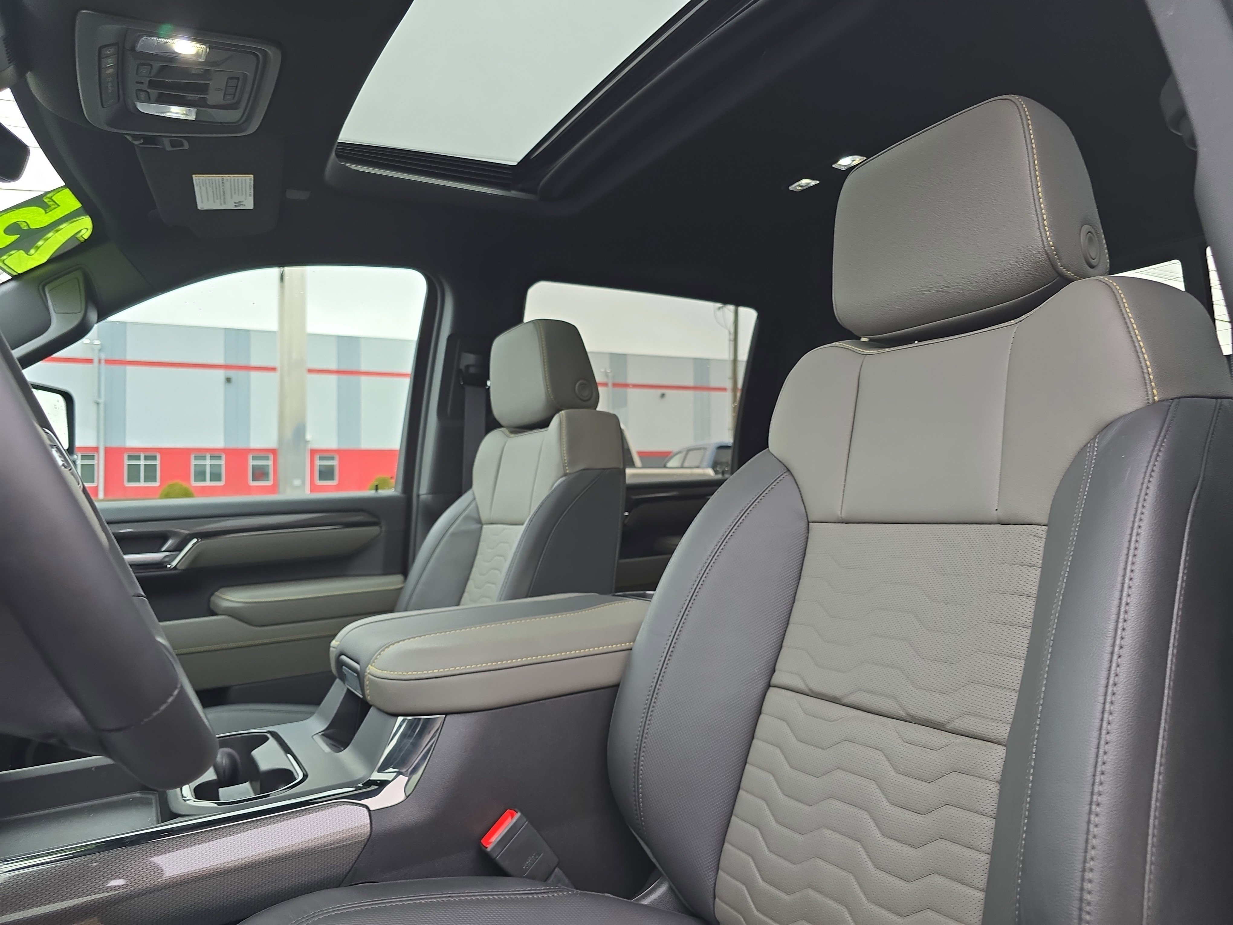 Used 2025 Chevrolet Silverado 2500 ZR2 w/ Technology Package image 16