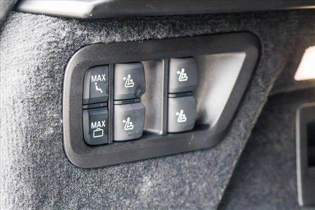 Used 2025 BMW X7 M60i w/ Executive Package image 25