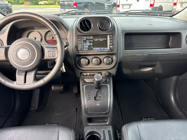 Used 2016 Jeep Patriot High Altitude FWD image 10