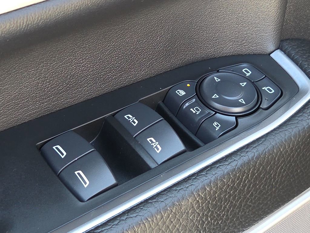 Used 2025 GMC Sierra 3500 Denali w/ Denali Reserve Package image 20