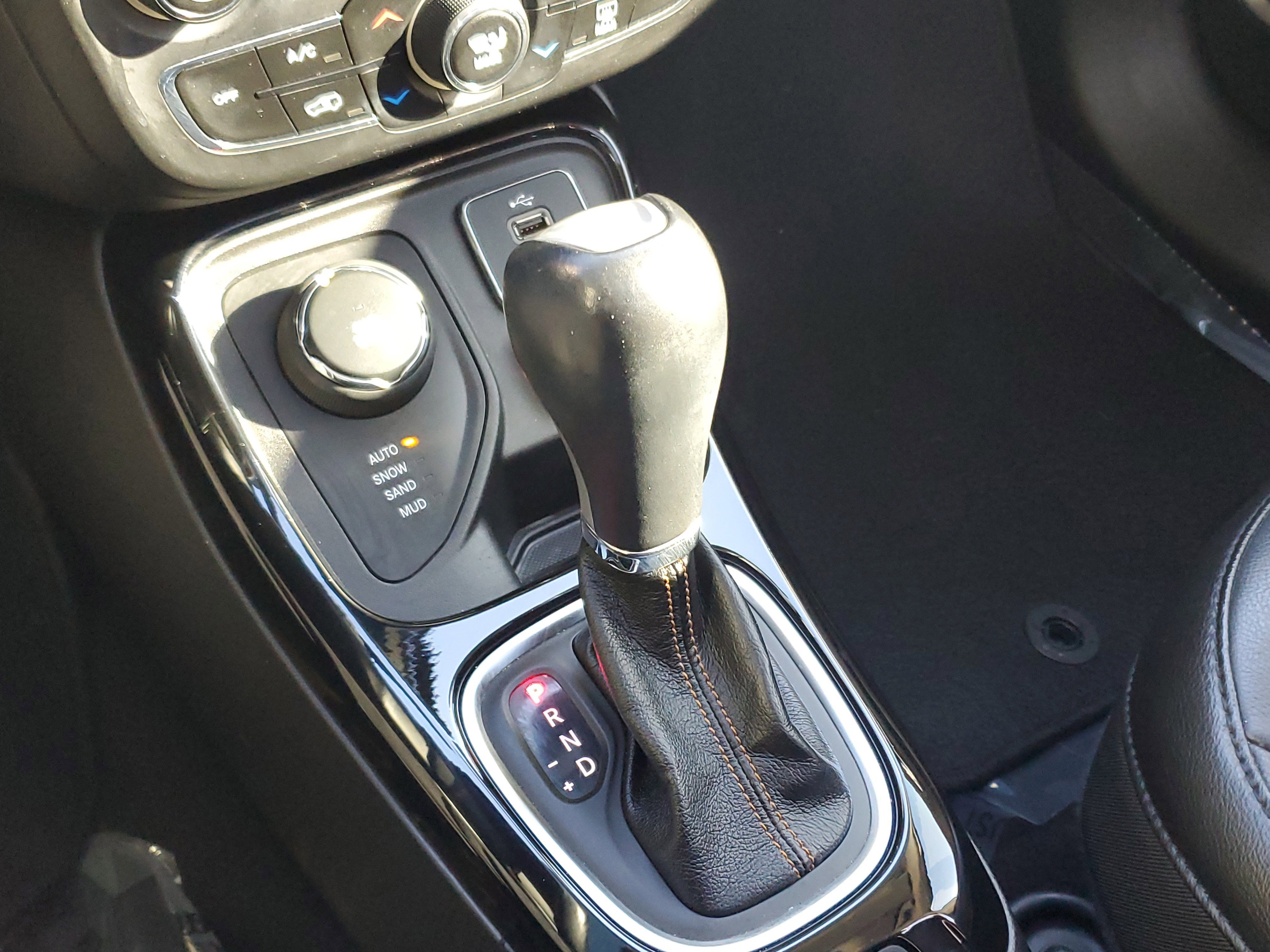 Used 2018 Jeep Compass Limited w/ Navigation Group image 31