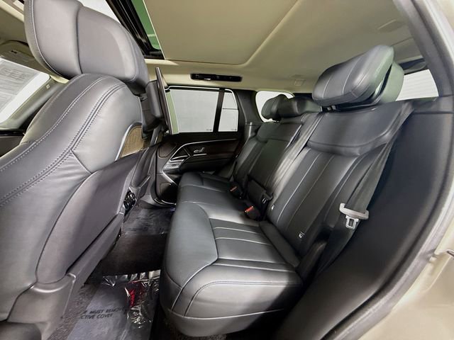 Used 2023 Land Rover Range Rover Autobiography image 24