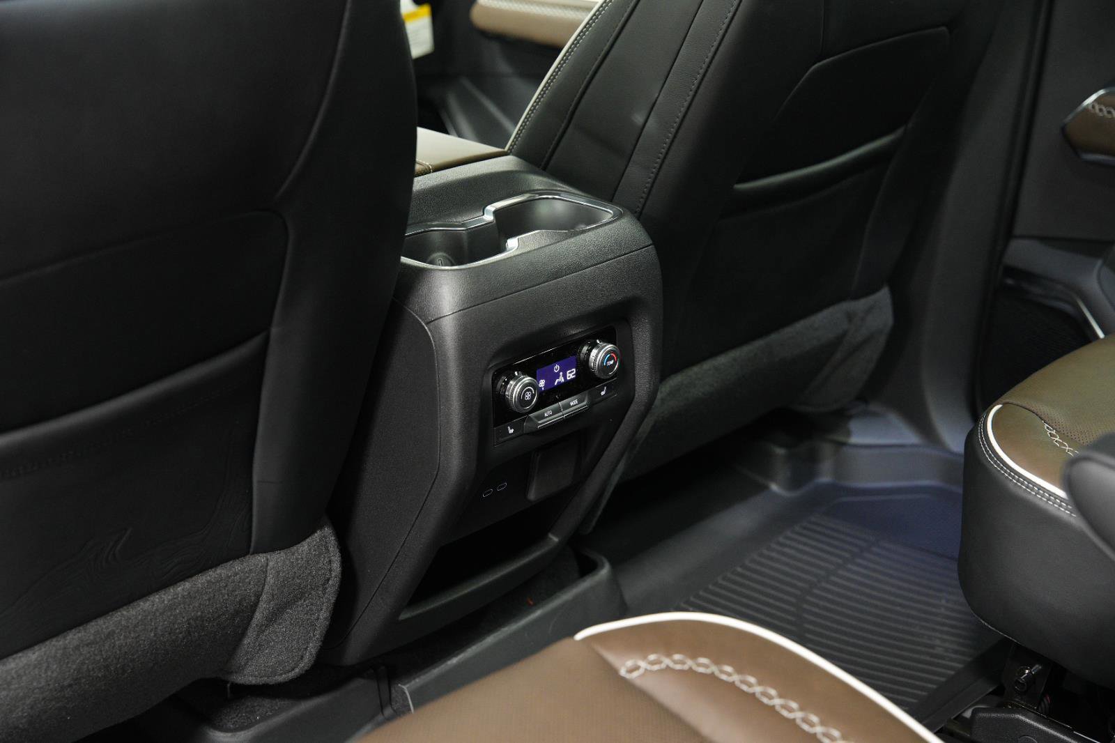 New 2026 GMC Acadia Denali Ultimate w/ LPO, Floor Liner Package image 24