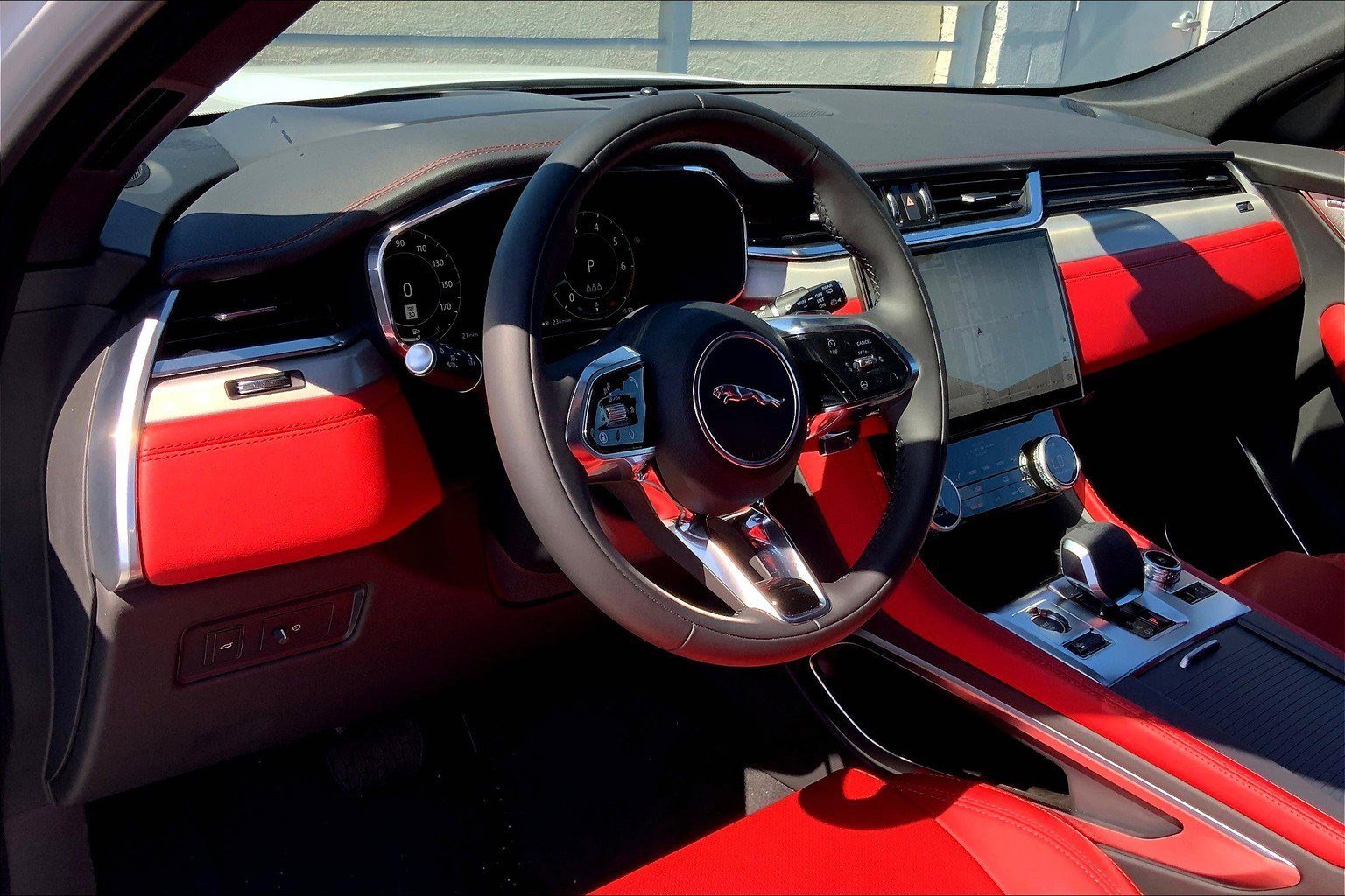 New 2026 Jaguar F-PACE R-Dynamic S image 4