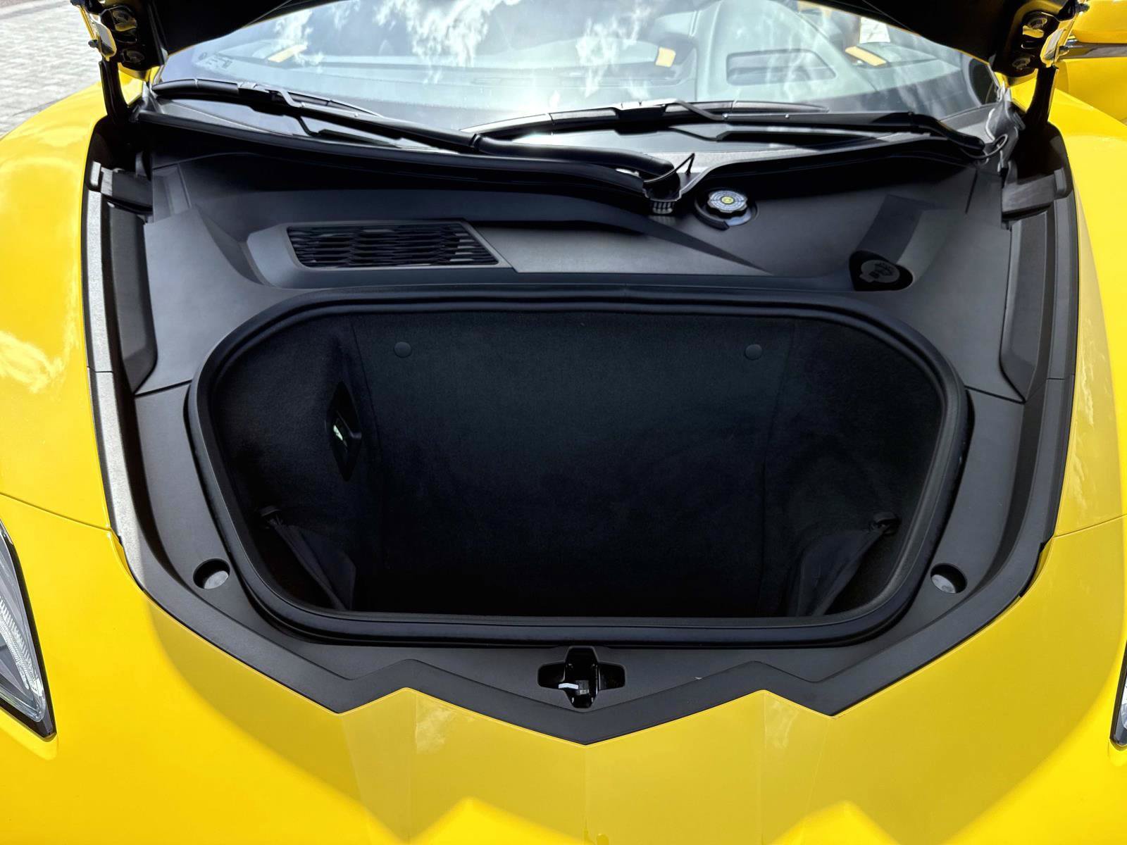 Used 2025 Chevrolet Corvette Z06 RWD image 18