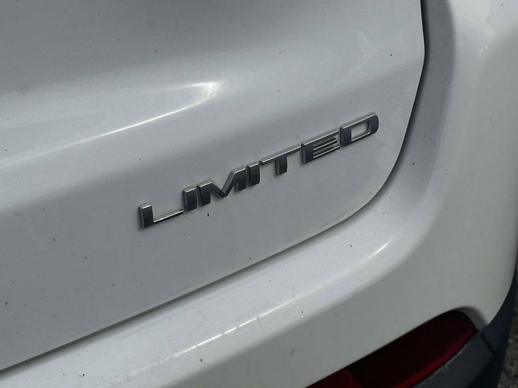 Used 2023 Jeep Compass Limited image 10