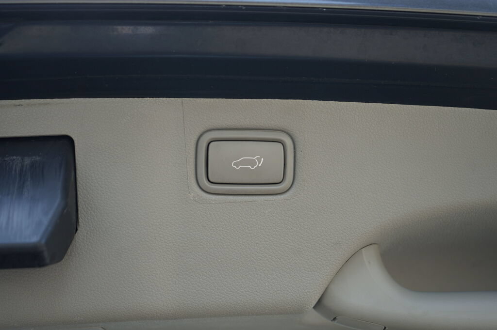 Used 2015 Kia Sedona EX FWD image 12