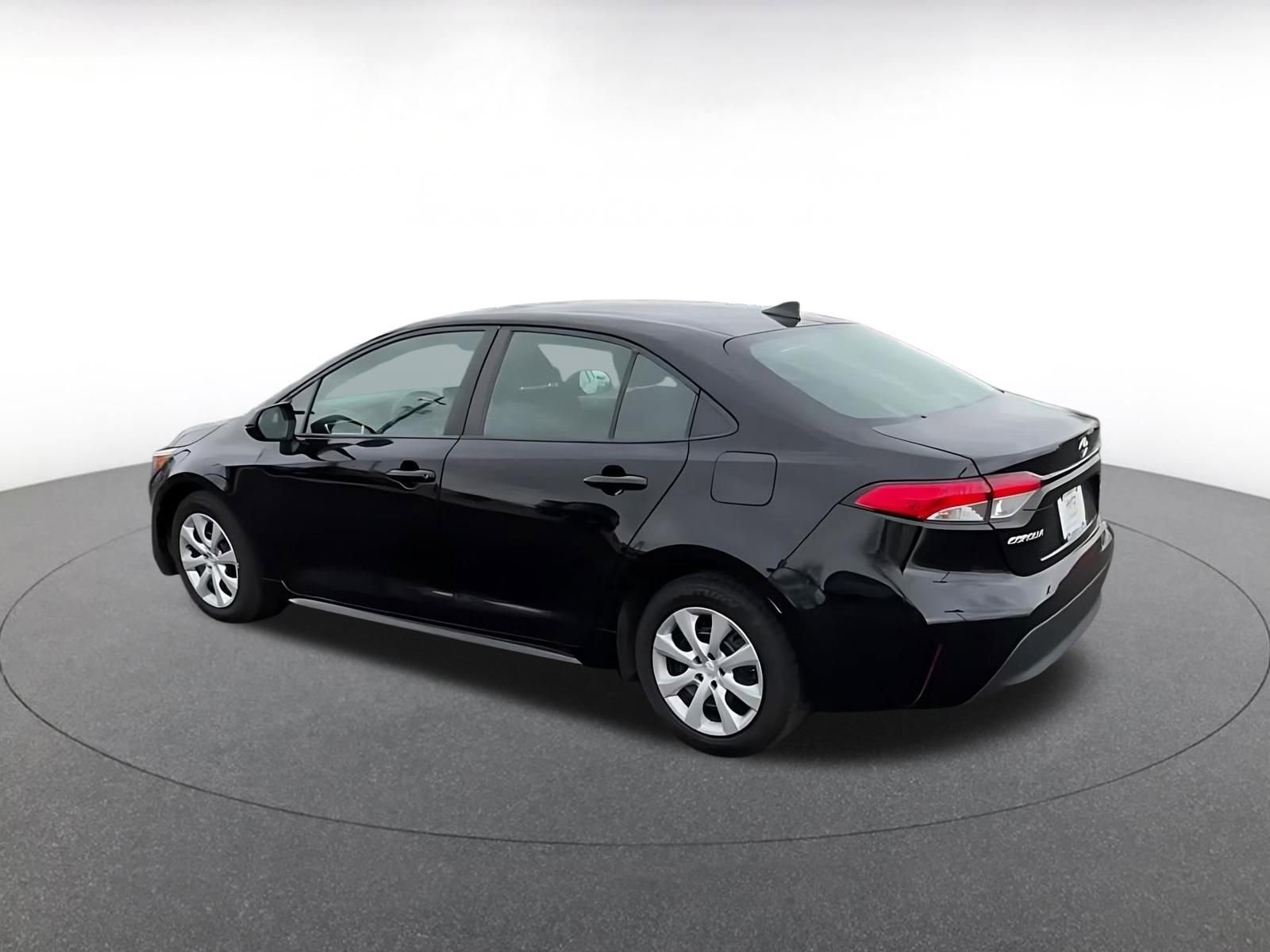 Used 2023 Toyota Corolla LE image 11