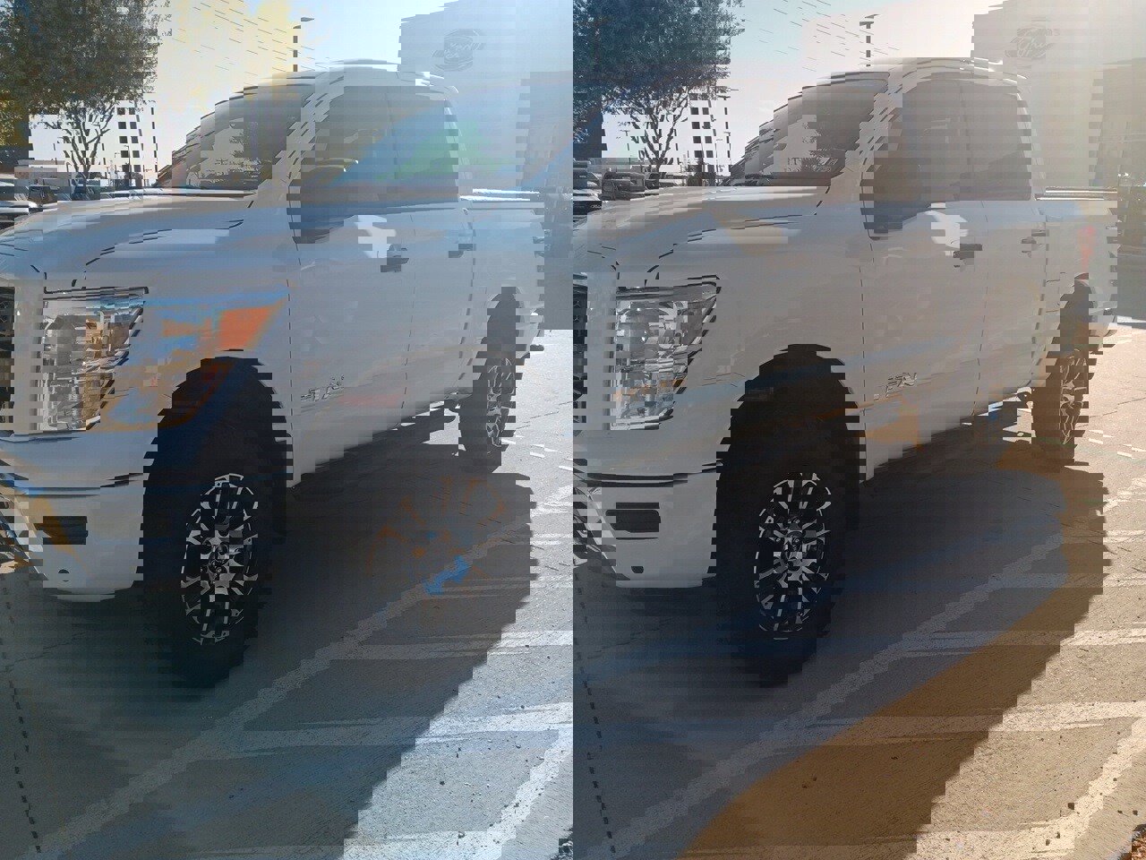 Used 2024 Nissan Titan SV w/ SV Convenience Package