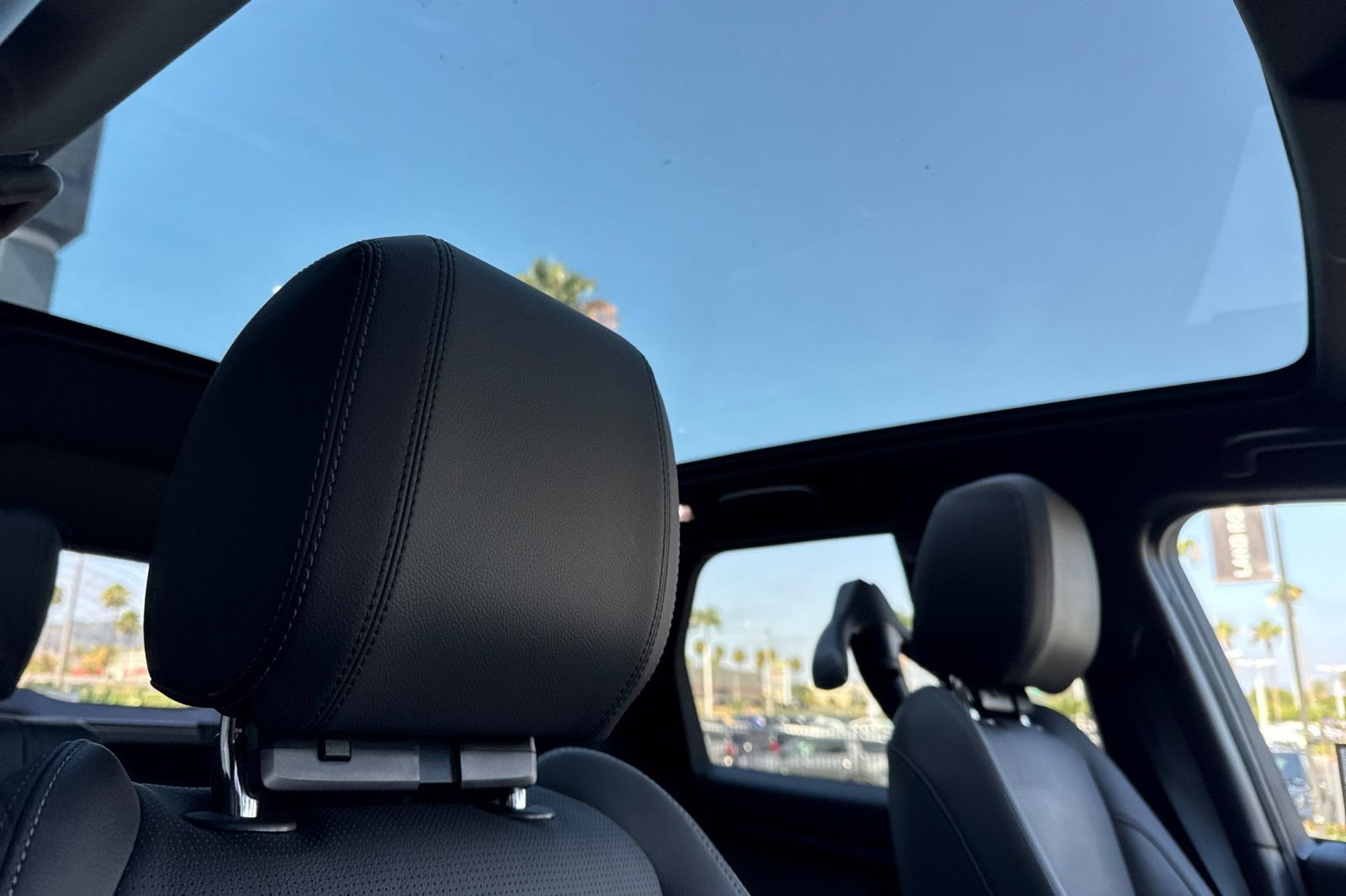 Certified 2025 Land Rover Discovery Sport Dynamic SE AWD/4WD image 18