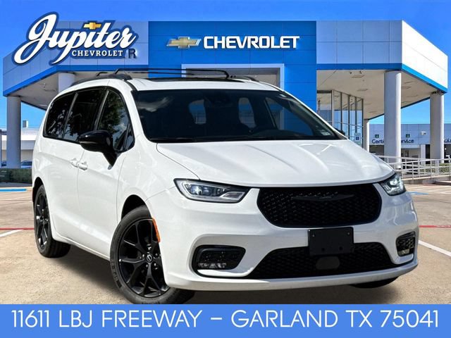 Used 2025 Chrysler Pacifica Limited FWD 360° Tour