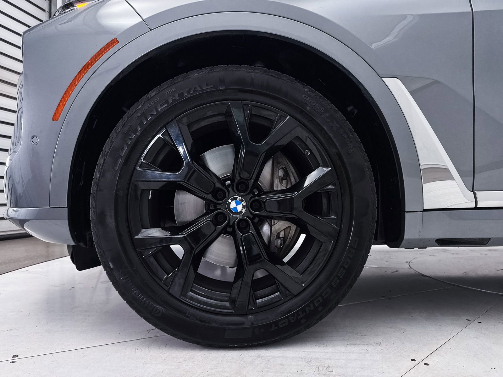 Used 2024 BMW X7 xDrive40i w/ Premium Package image 17