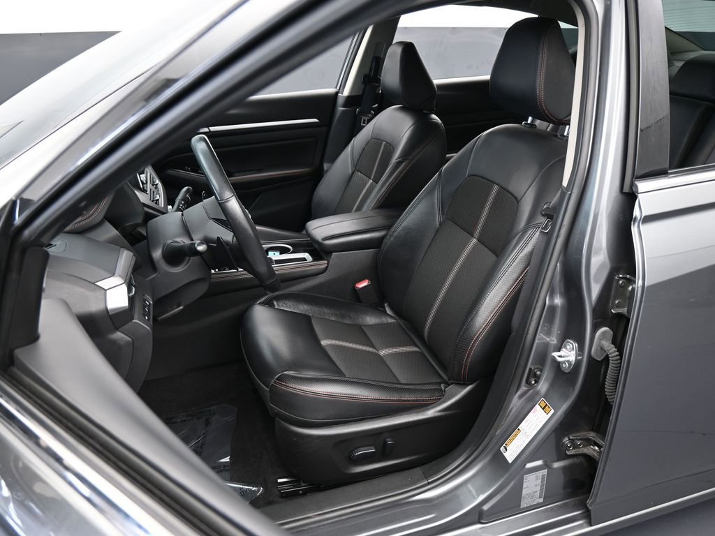 Used 2024 Nissan Altima 2.5 SR image 10