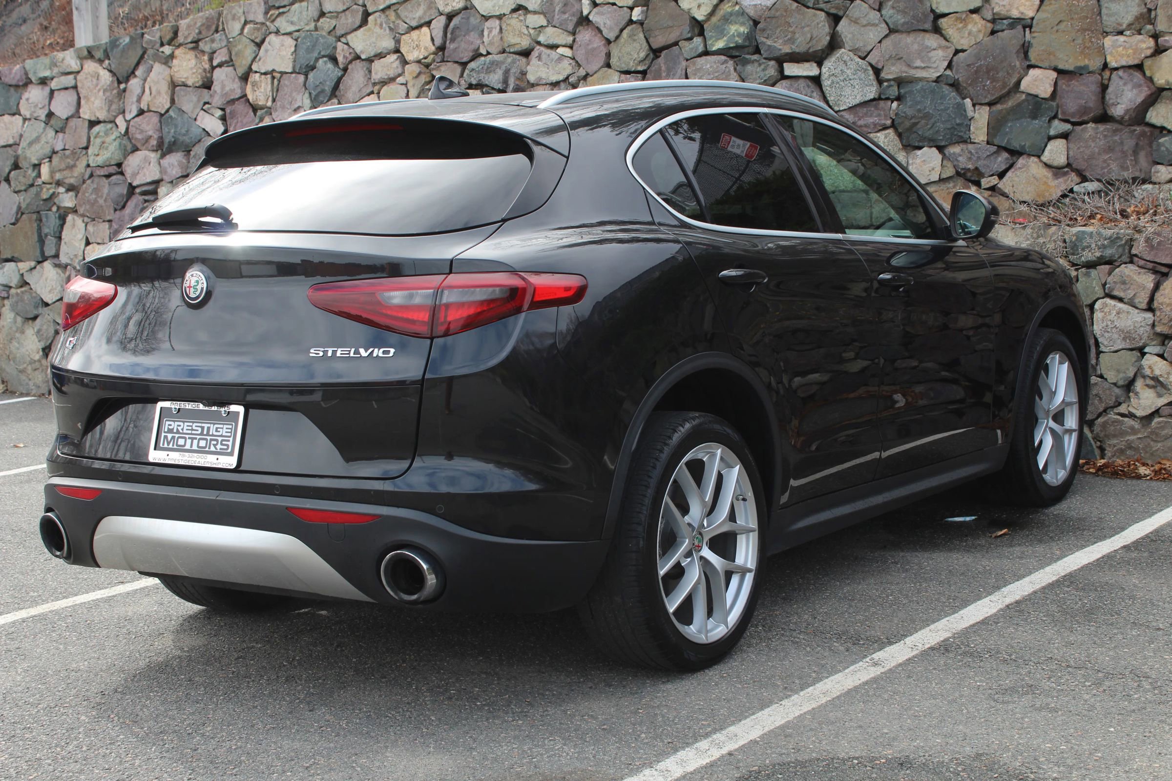 Used 2019 Alfa Romeo Stelvio Ti Lusso w/ Quick Order Package 22X Lusso AWD/4WD image 9