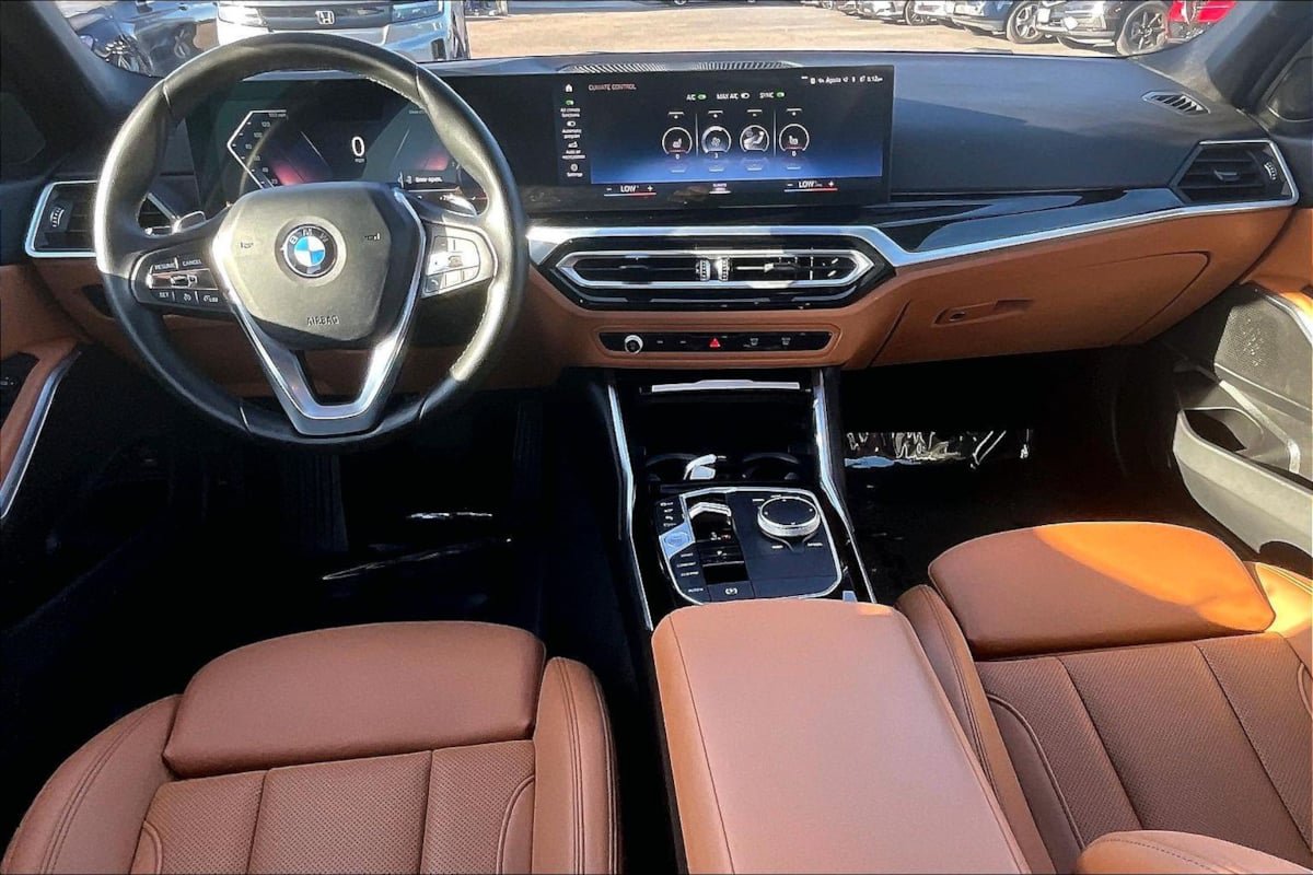 Used 2023 BMW 330i Sedan w/ Parking Assistance Package RWD image 11