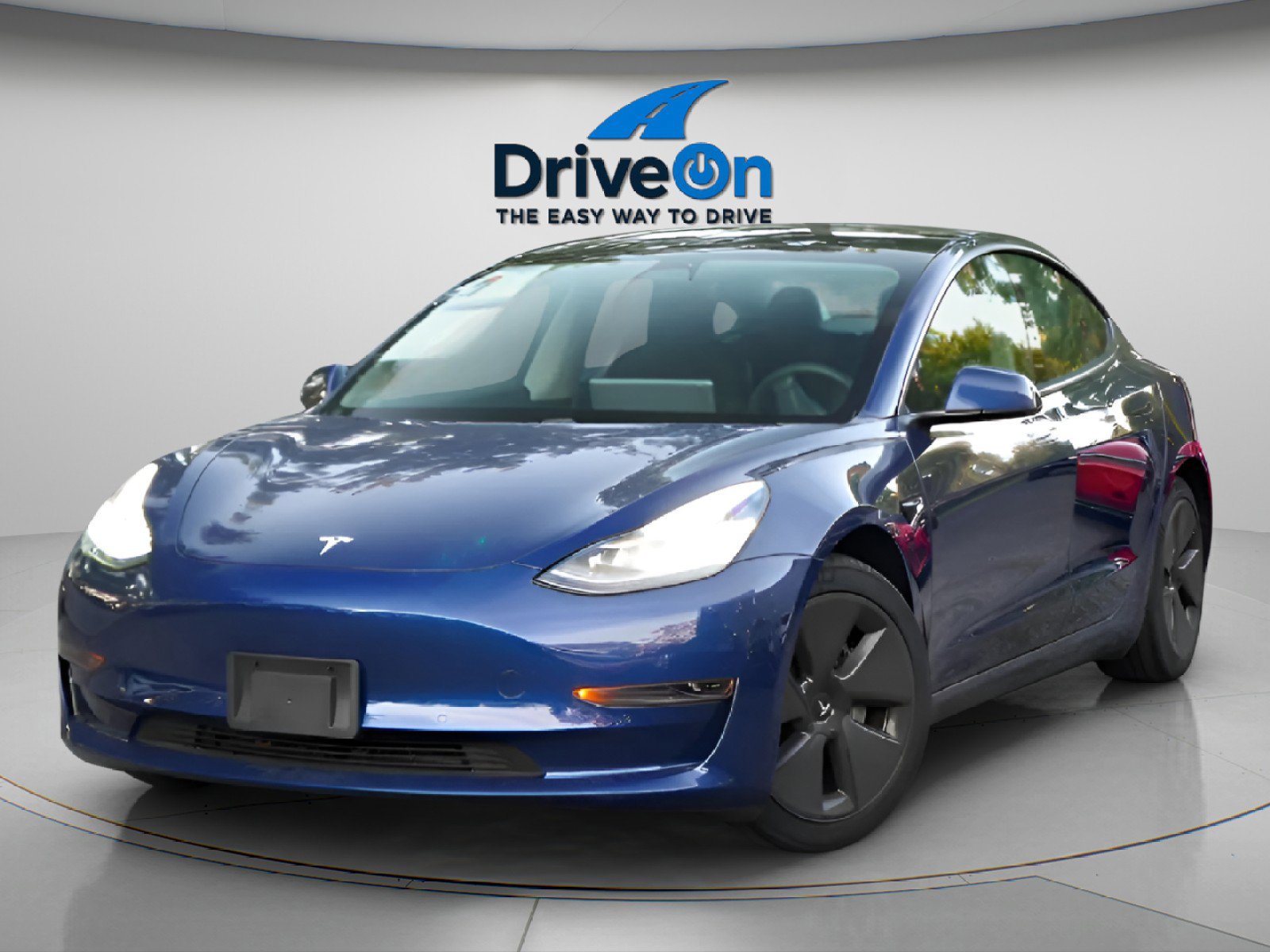 Used 2021 Tesla Model 3 Standard Range Plus image 1
