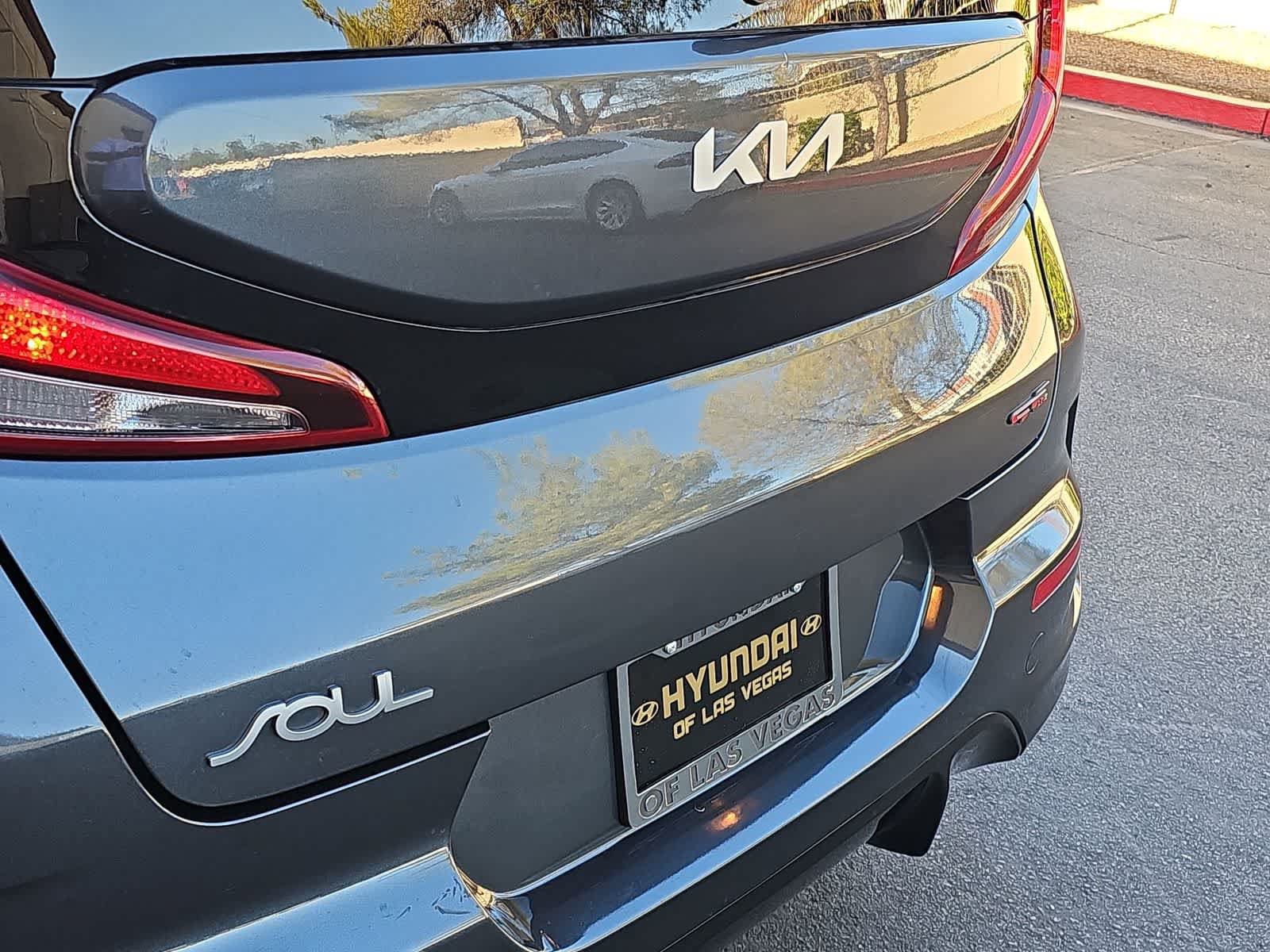 Used 2022 Kia Soul GT-Line FWD image 11