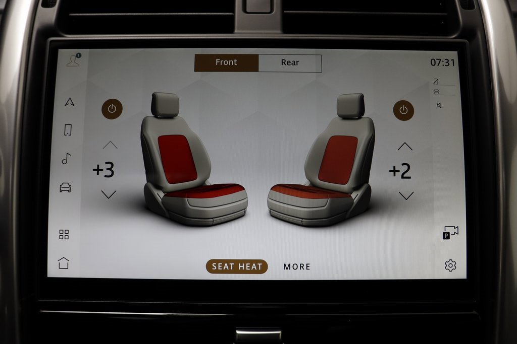 New 2025 Land Rover Discovery Dynamic SE image 12